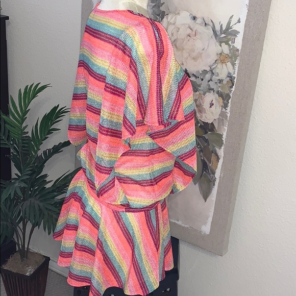 🌺 NWOT- VS Multicolor Knit coverup - Picture 2 of 4